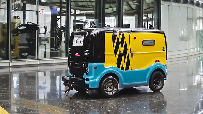 Last-mile delivery robot operating on a campus route